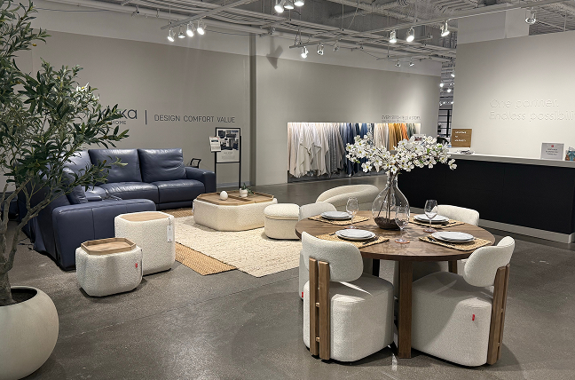 LAS VEGAS SHOWROOM